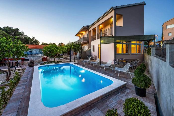 Seaside family friendly house with a swimming pool Razanj, Rogoznica - 19735