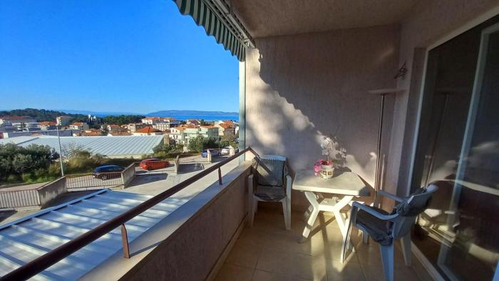 Apartments with parking space Makarska - 19756