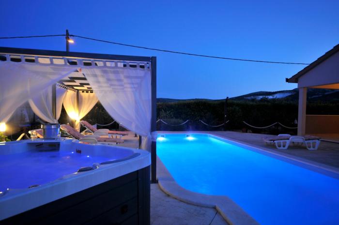 Beautiful Holiday Home "Villa Luka"