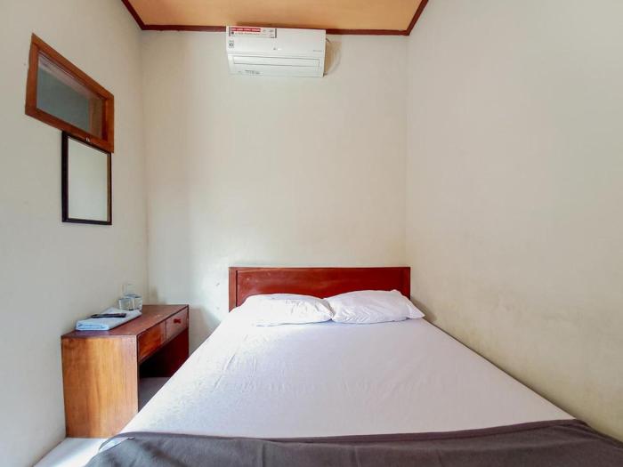 Hotel Gerung 2 near Luwes Mall Nganjuk Mitra RedDoorz