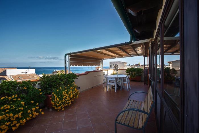 Attico Sul Mare In Centro