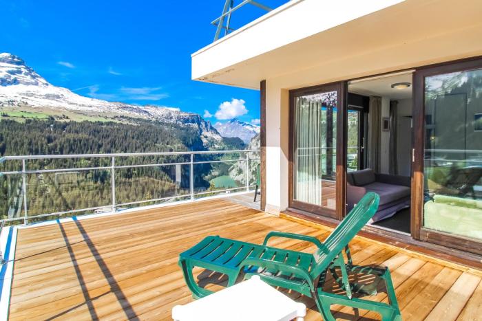 Penthouse 3-bedroom apartment, mountain views, large terrasse, piste access