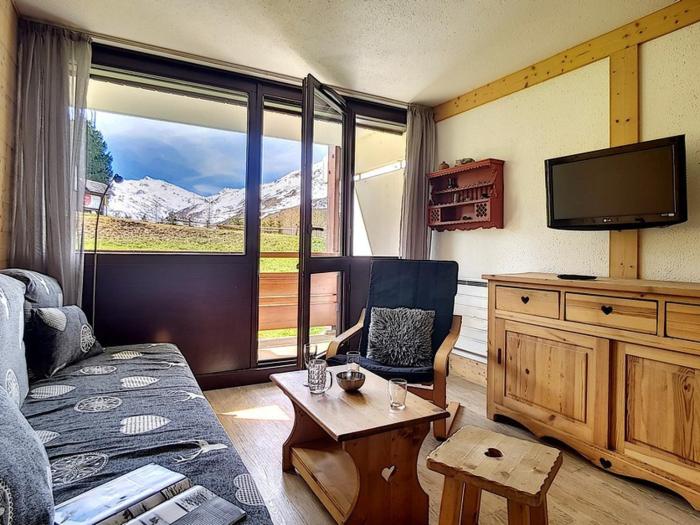 Appartement rénové au pied des pistes avec balcon - FR-1-344-748