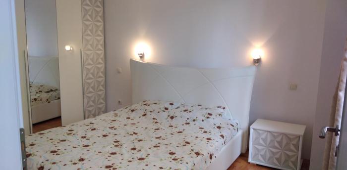 Lovely condo next to salt room, bus station