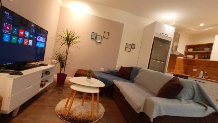 Tirana Apartment Garda