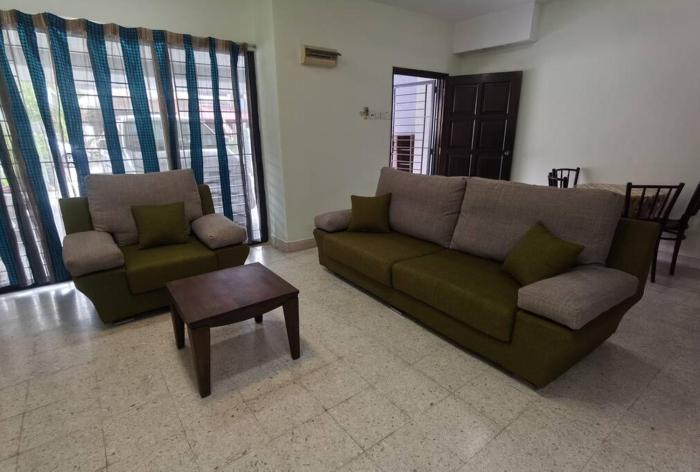 3Room 10pax SR Landed Comfy 5 Star Sofa&Bed 4 Parking