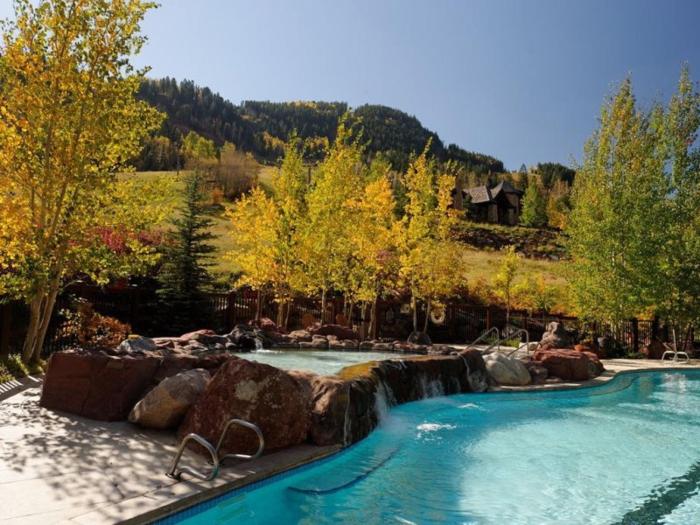 Aspen Ritz-Carlton 3 Bedroom Residence With Full Service Resort Amenities And True Ski In, Ski Out Access