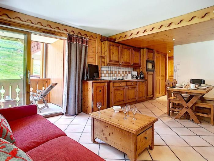 Charmant appartement 3 pièces avec balcon et parking - FR-1-344-741