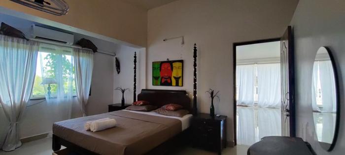 J-House, 4 Apartments with balconies, NO kitchen, Thalassa 1min away
