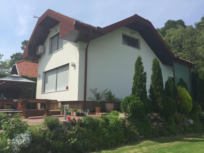 Apartma Sonček - House in the vineyard