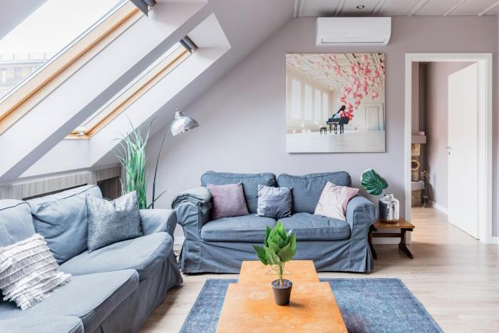 Sunny and Central 3-Bedroom Penthouse with Garage