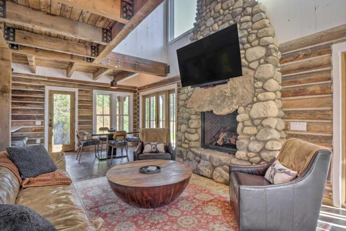 8 Mi to Ski Custom-Built Cabin in Breckenridge