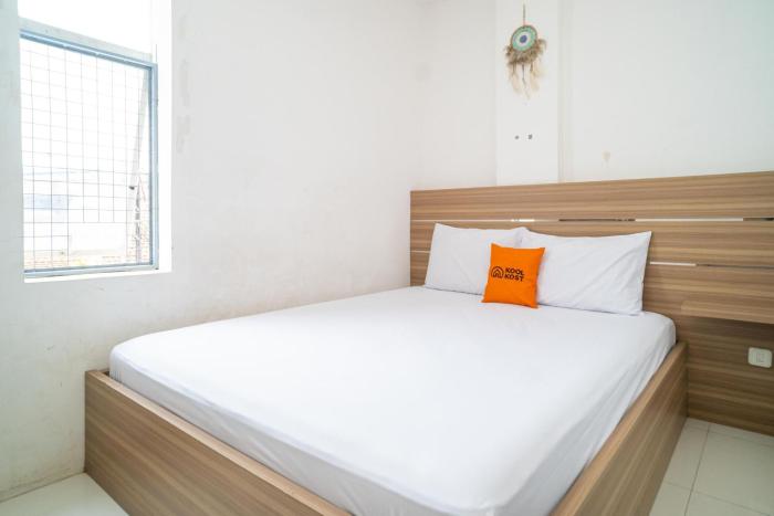 KoolKost near Mangga Besar Station (Minimum 6 Nights)