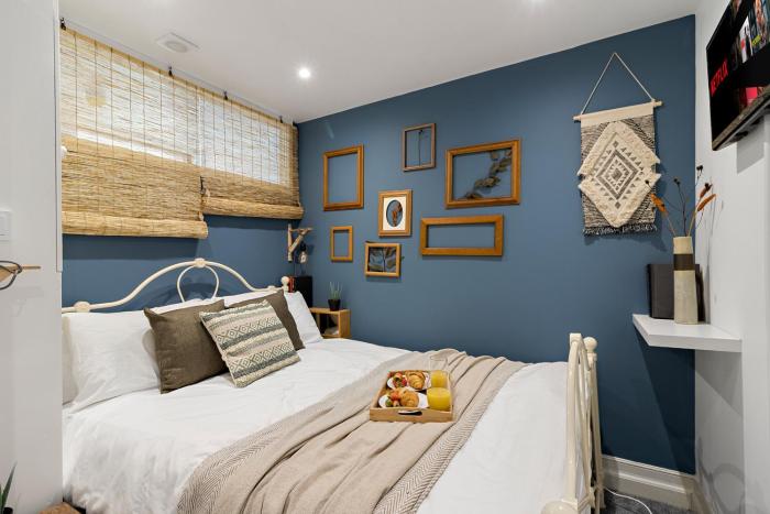 Beach access, Modern & Spacious 2 bed Apartment By The Sea, free parking, wifi, netflix