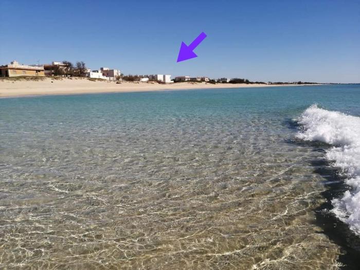 SULLA SPIAGGIA VILLETTA A SCHIERA int.11