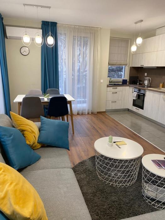 Уютен апартамент на 3 мин. от главната и Капана +паркинг