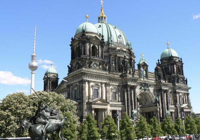 Best Apartment in the Center of Berlin with Big Terrace