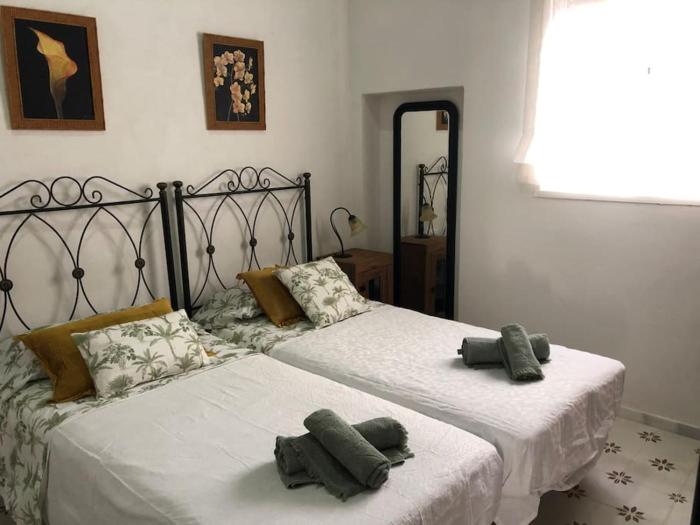 Gran casa con balcón para grupos en centro histórico