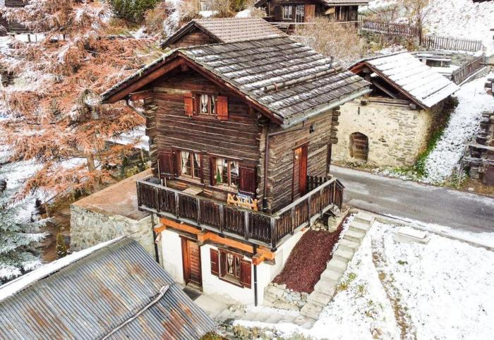 Chalet Bella Vouarda. Cosy traditional alpine stay