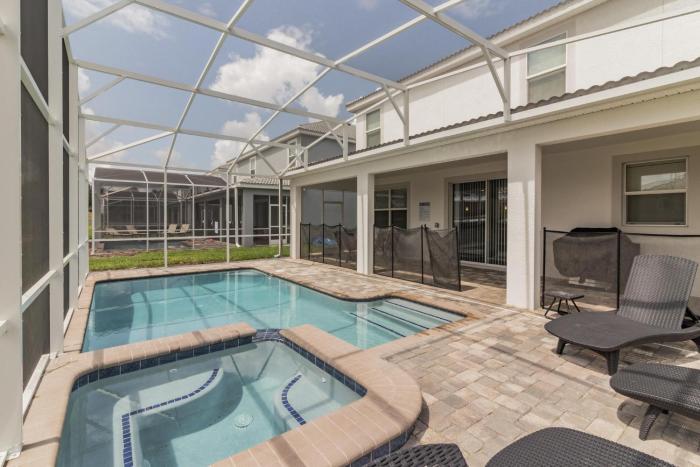 Champions Gate Resort!! Game Room, Theater, Near Disney!!!