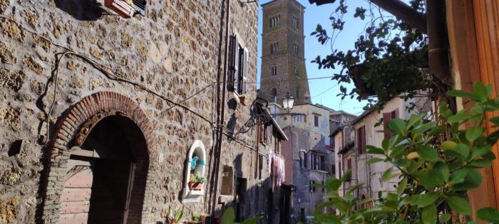 Radici Etrusche Sutri