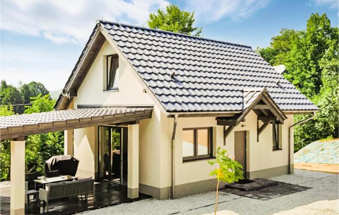 Amazing Home In Staniszów With Wifi