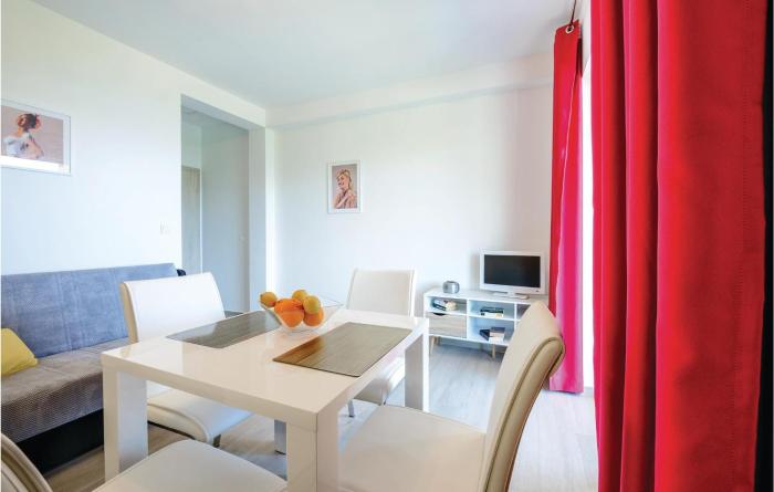 Nice Apartment In Cavtat With 1 Bedrooms And Wifi