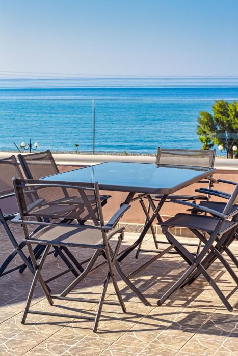 Oliva Beach-Beachfront Apartments Maleme near Chania, Crete