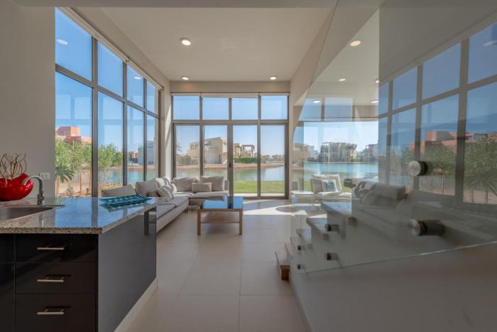 Light-Filled 4-Bedroom Villa in Tawila, El Gouna. Jacuzzi & Lagoon