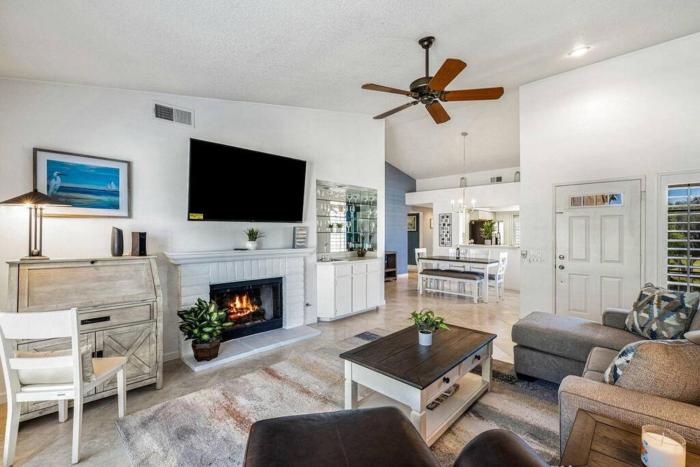Desert Falls Resort Villa w Golf & Mountain views!