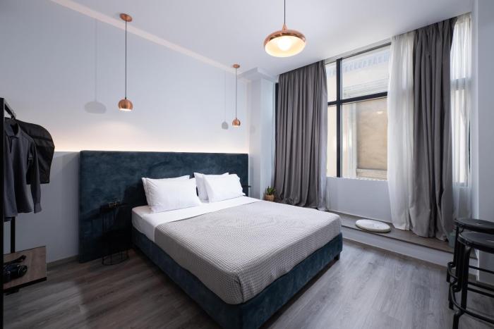 Enattica Monastiraki Living