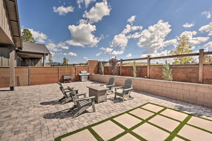 Flagstaff Retreat with Covered Patio, 3 Mi to Dtwn