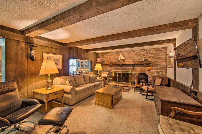 Amish Country Apartment with Cozy Fireplace!