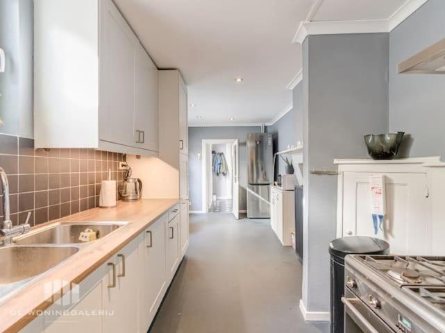 Herenhuis in fishing village