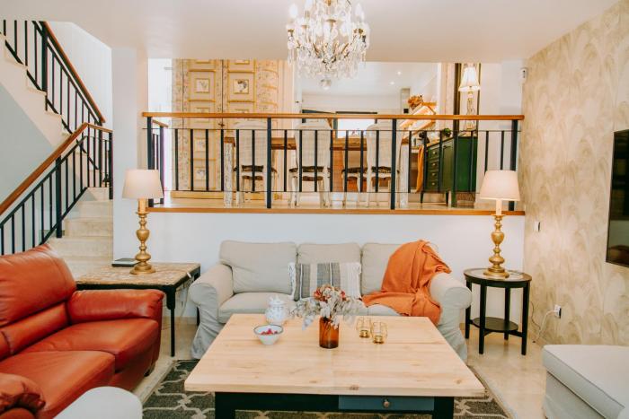 Acogedor adosado con piscina