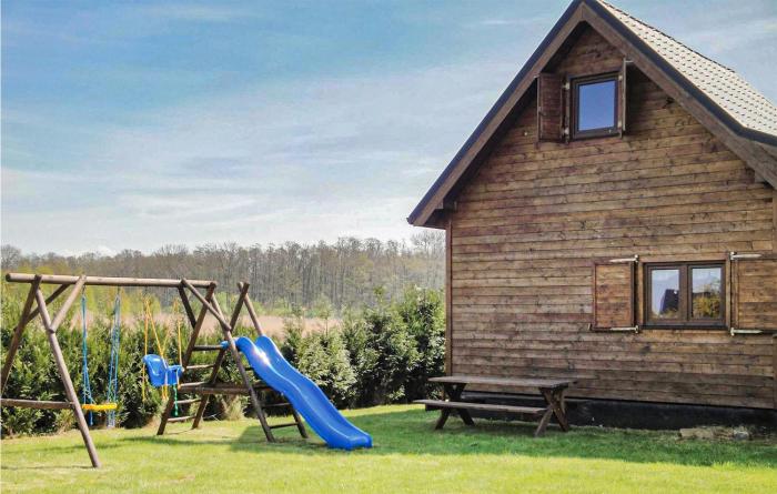 Two-Bedroom Holiday Home Mscice With Lake View 03