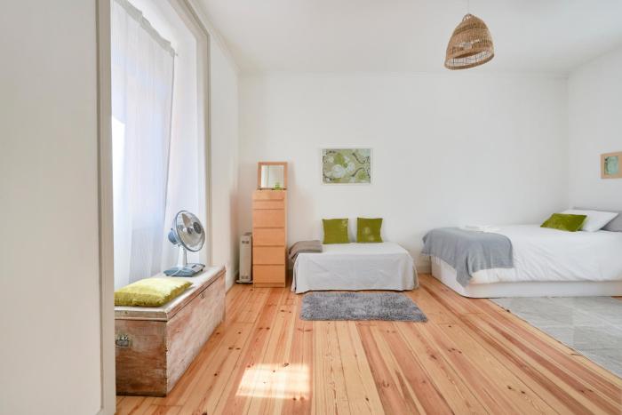 Sunny Apartment with balcony!