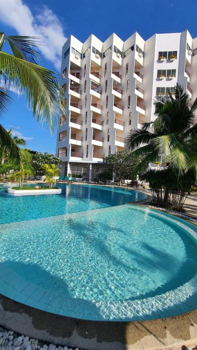 SEA SAND SUN CONDOMINIUM RAYONG Double Superior Condo with seaview - 7th floor free wifi