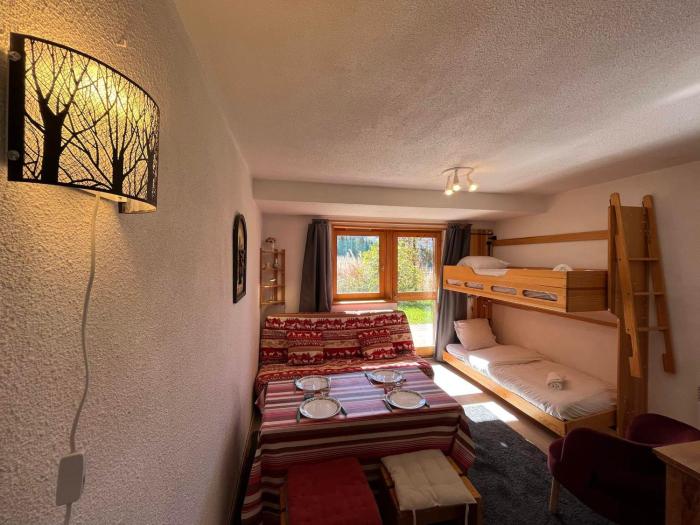 Studio à Méribel : ski aux pieds, balcon, Wi-Fi et parking - FR-1-688-32