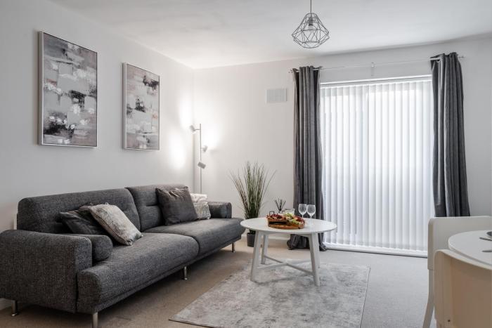 Lovely Modern 2 Bed City Centre Apartment with FREE parking - Double or Twin Beds Available