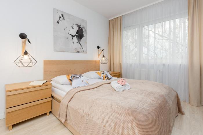 Warsaw Sokołowska One Bedroom Apartament by Noclegi Renters