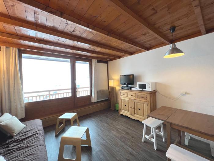 Appartement 6 places, superbe vue face à la montagne, 50m des pistes