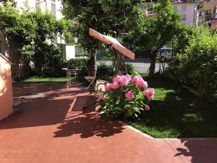 CASA LUIGIA ROOMS MTB in FINALBORGO Bike room tour ebike trekking