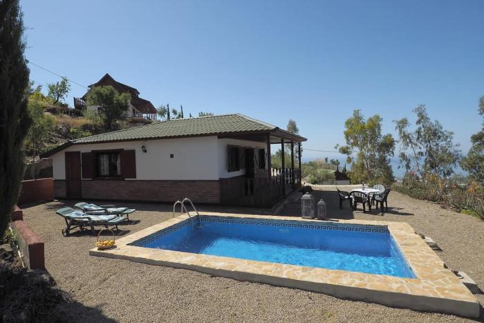 Cozy House with Private Pool (Lago)