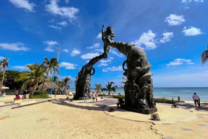 Playa del Carmen Downtown Studio with Rooftop Pool - Walk to 5th Ave & the Beach