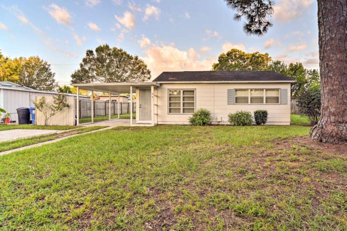 Cozy St Petersburg Gem about 3 Mi to Golf Course