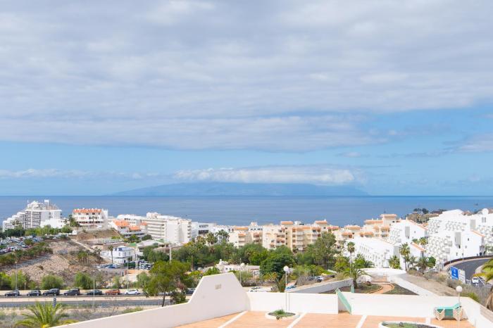 Sea View 2 Bedrooms Apartment in Costa Adeje with Aircon