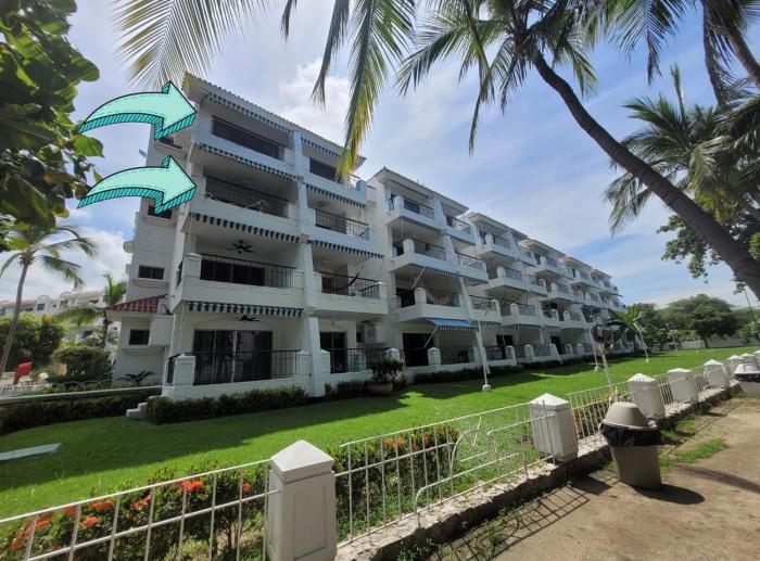 Apartamento duplex frente al mar con playa privada