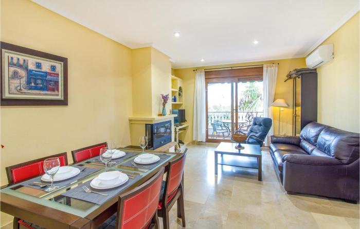 2 Bedroom Cozy Apartment In Orihuela
