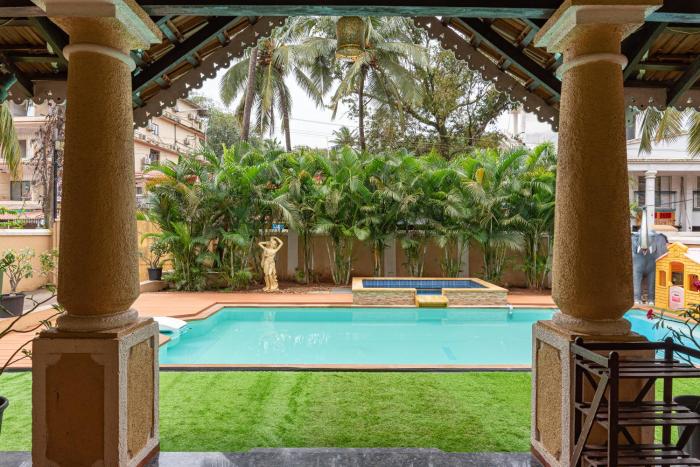 Lavish Executive Villa with Private Swimming Pool